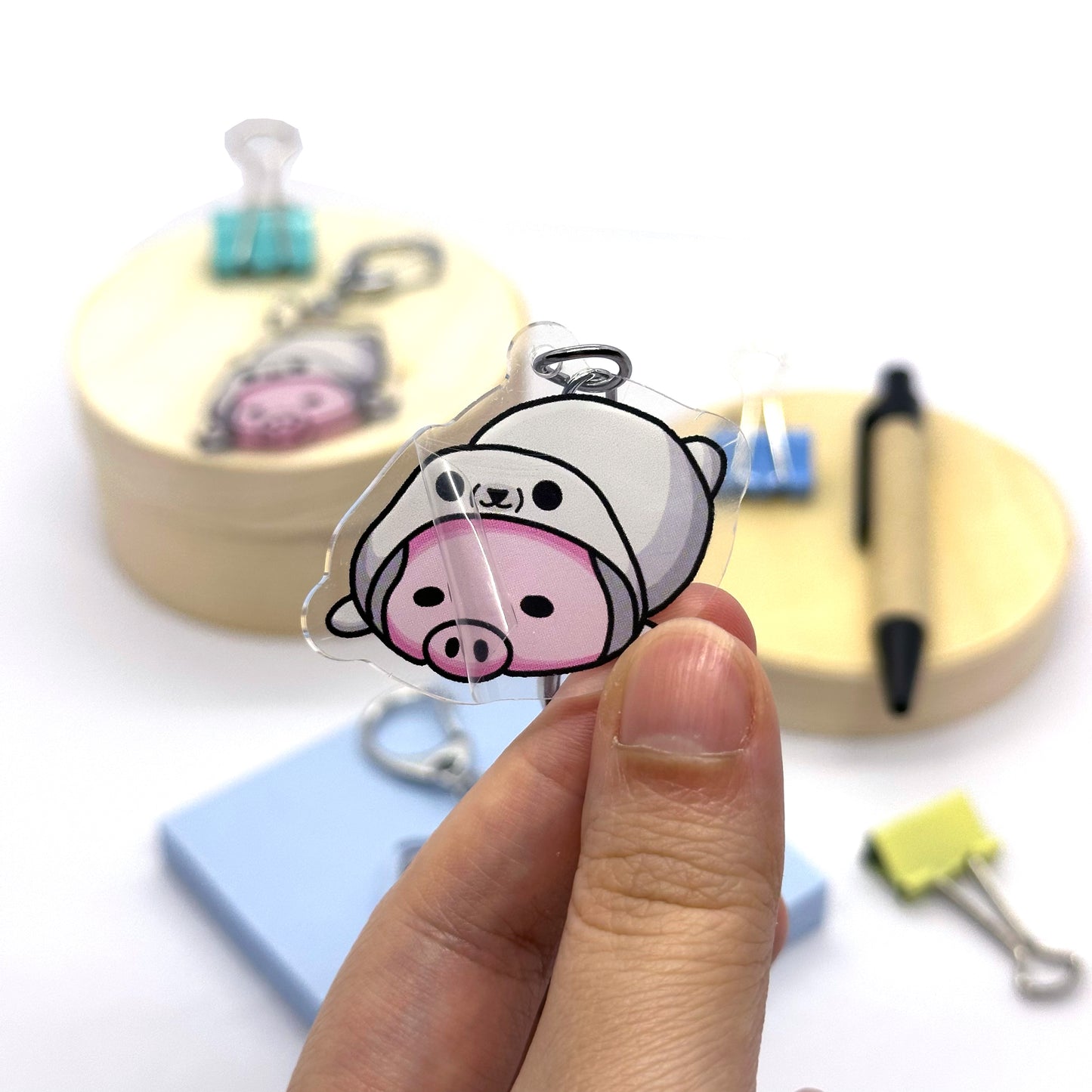 'Chilling Pigs' - Seal Keychain